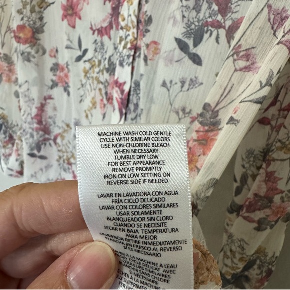 Kut From the Kloth Sheer Floral Button Down Blouse—M - Picture 9 of 9